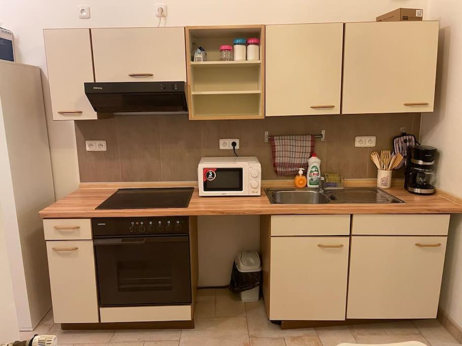 פראג Helen Homestay Vysehrad מראה חיצוני תמונה