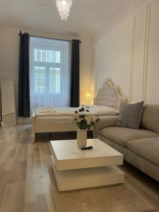 פראג Helen Homestay Vysehrad מראה חיצוני תמונה