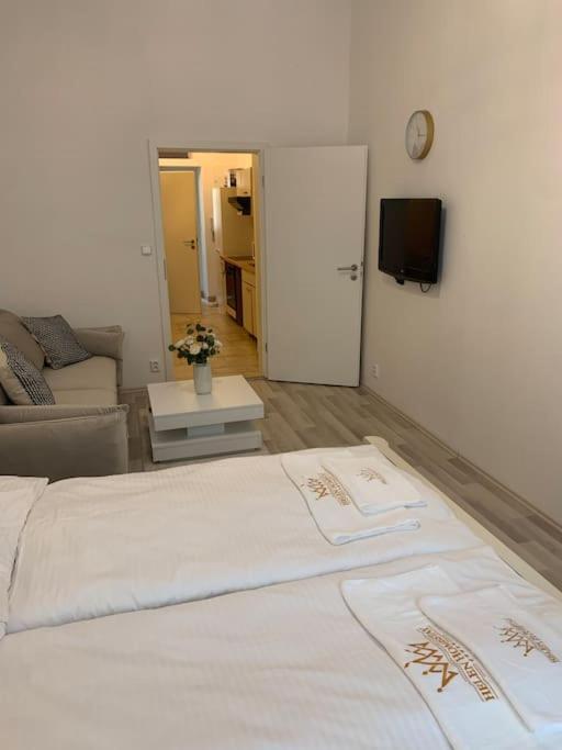 פראג Helen Homestay Vysehrad מראה חיצוני תמונה
