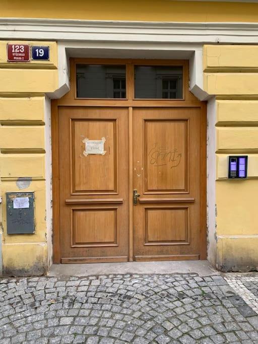 פראג Helen Homestay Vysehrad מראה חיצוני תמונה