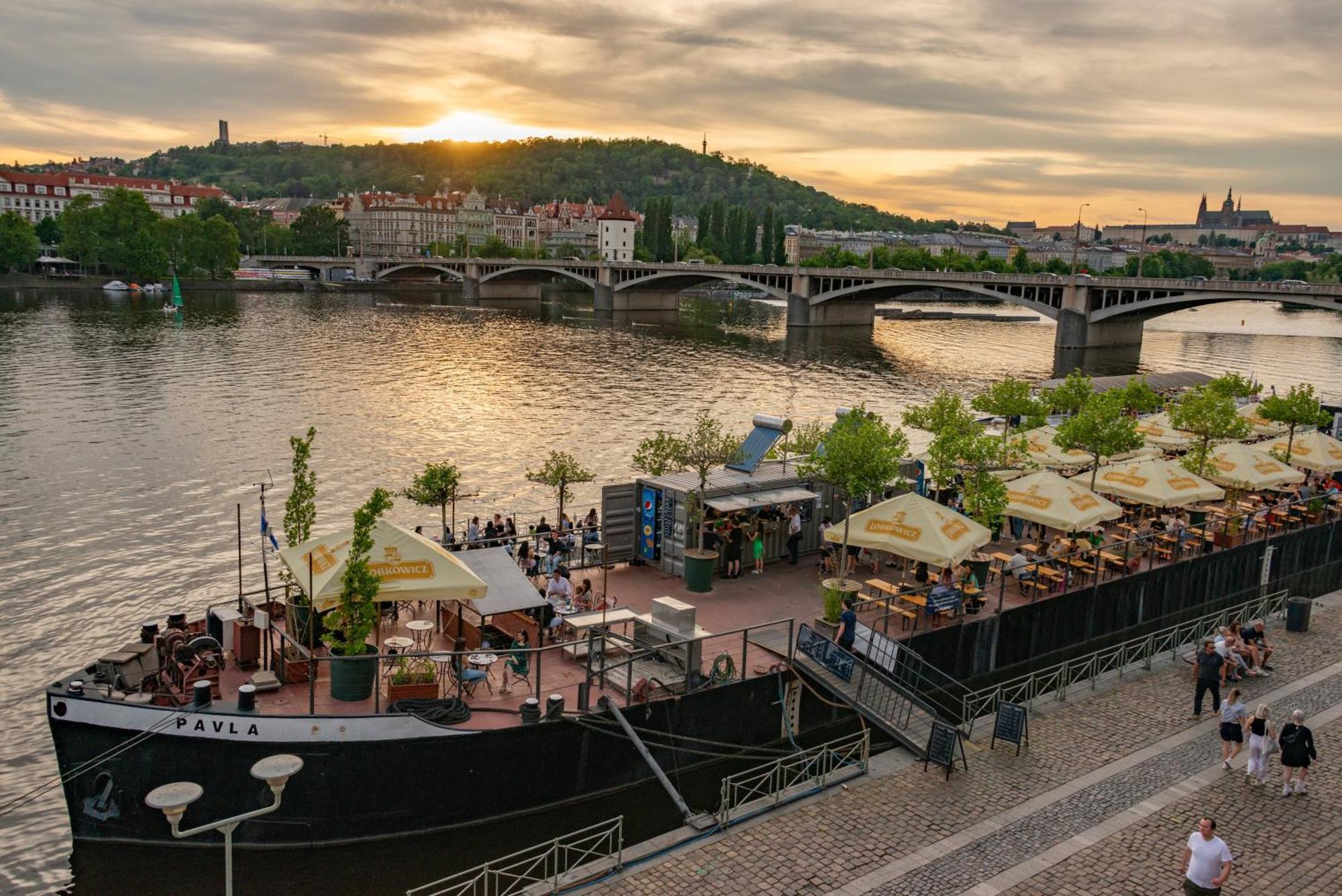 פראג Helen Homestay Vysehrad מראה חיצוני תמונה